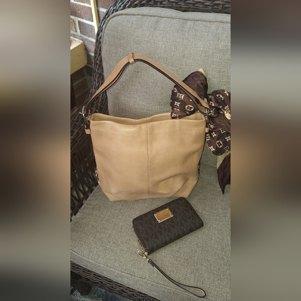 Coach Duffle Pebbled Leather Handbag